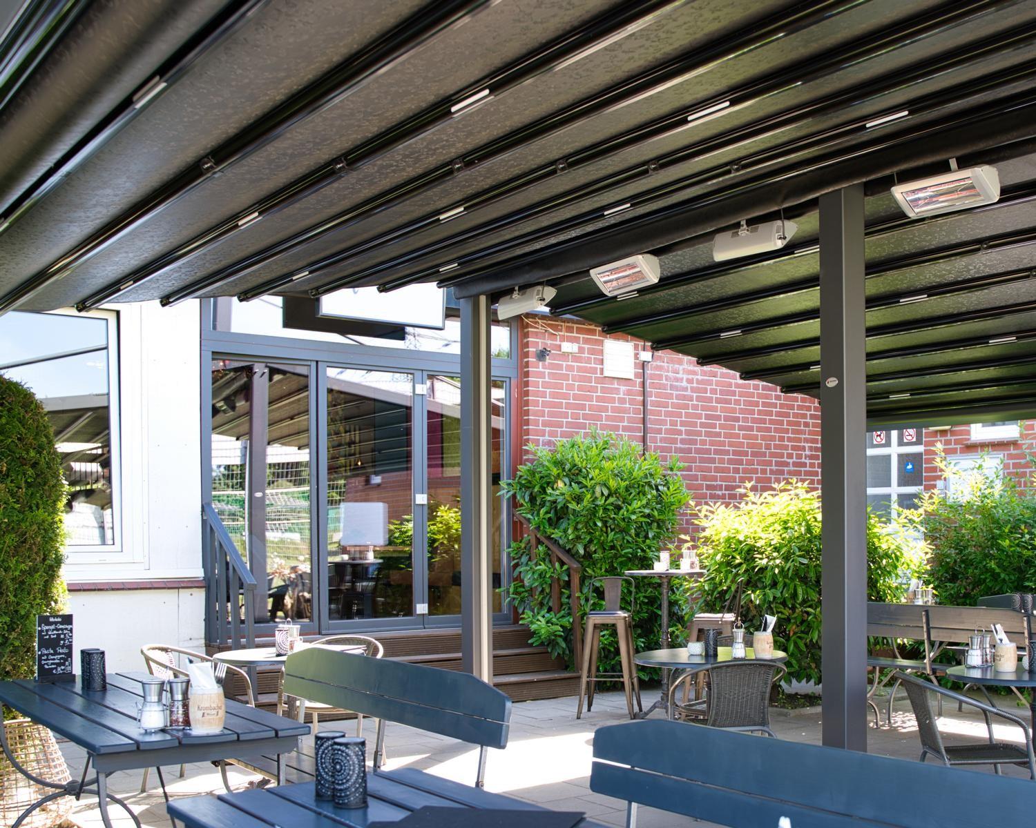 Pergola Marine mit geschlossenem Dach mit Licht und Heizung, so sitzt es sich - für Biergärten und Vereinsflächen in Hamburg